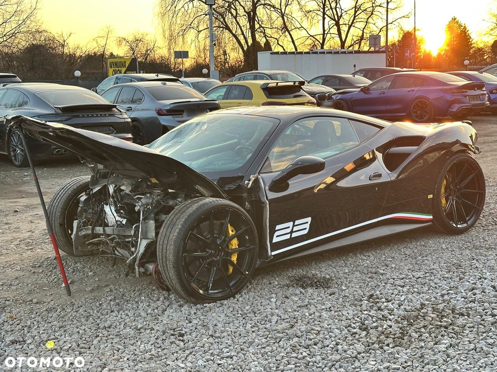 Ferrari 488 - 11