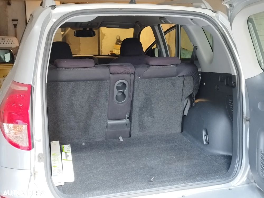 Toyota RAV4 2.0 Luxury - 6
