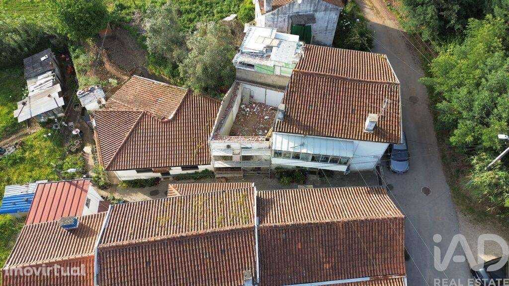 Moradia geminada T2 em Santo António dos Olivais de 60 m2 - Grande imagem: 5/21