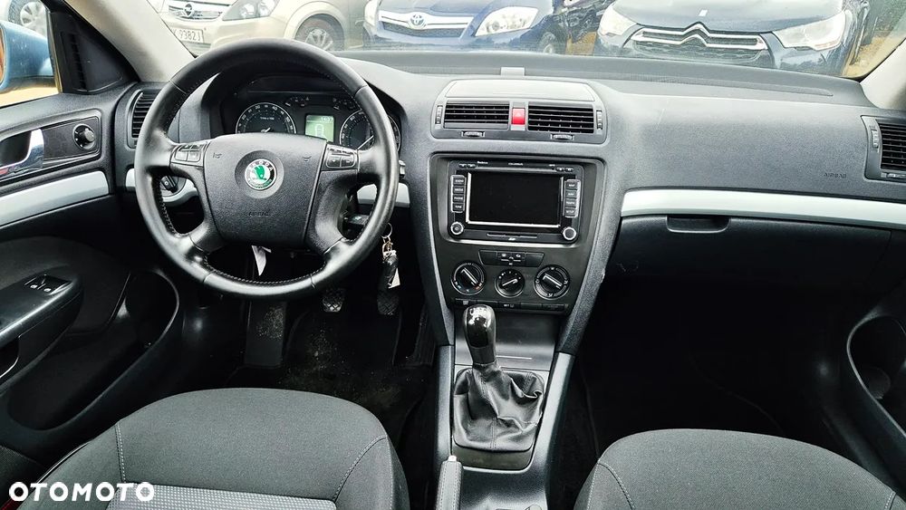 Skoda Octavia 1.6 Family Plus - 33