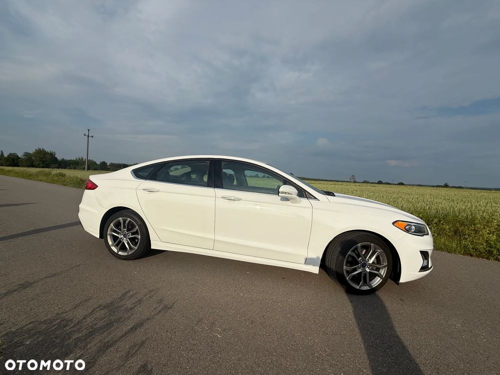 Ford Fusion - 10