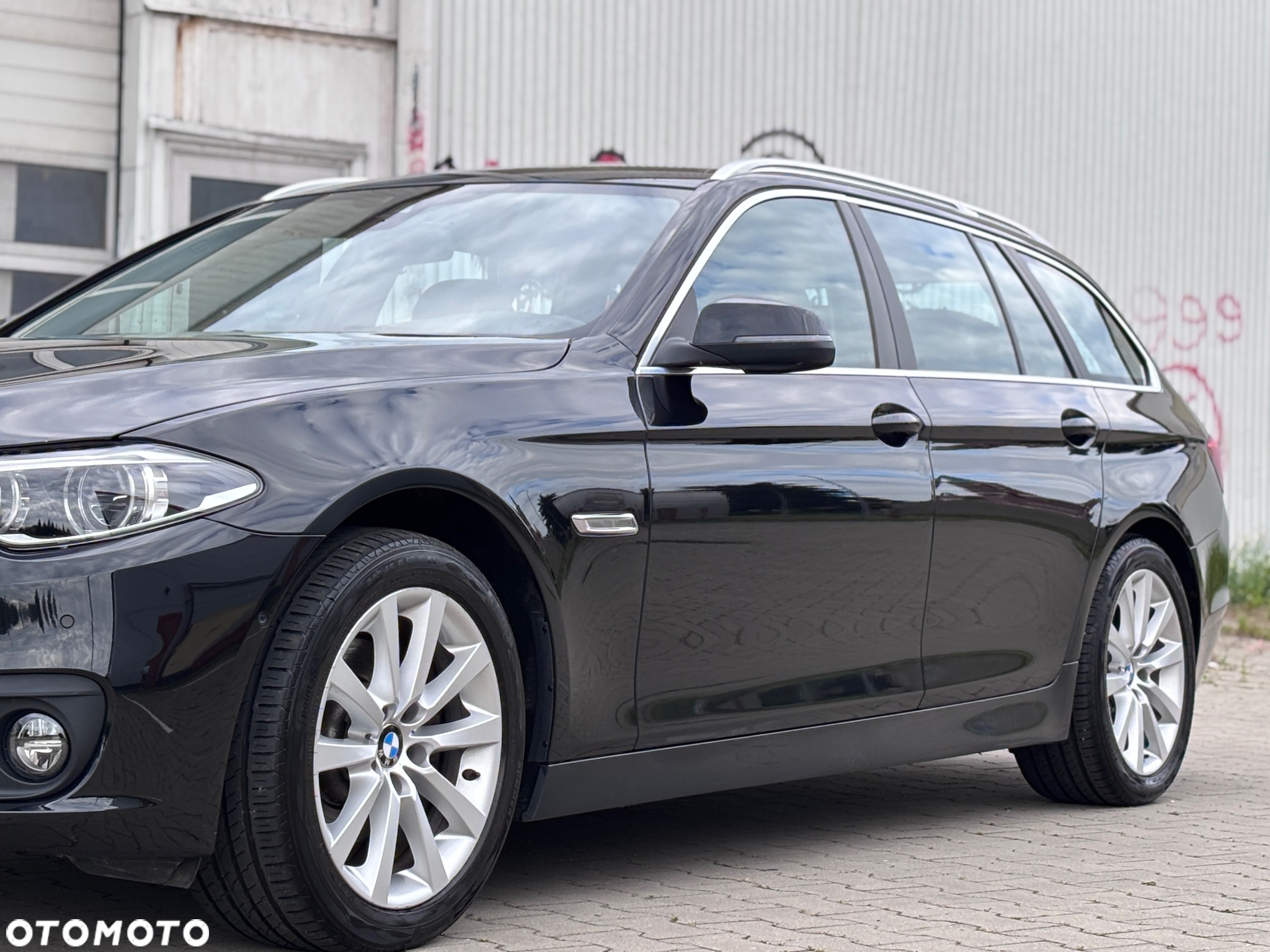 BMW Seria 5 520d xDrive - 25