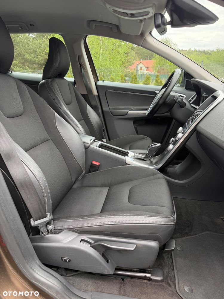 Volvo XC 60 D4 Geartronic Momentum - 13
