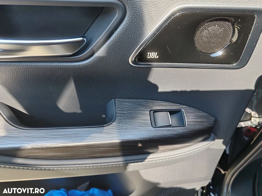 Toyota Land Cruiser 300 - 14