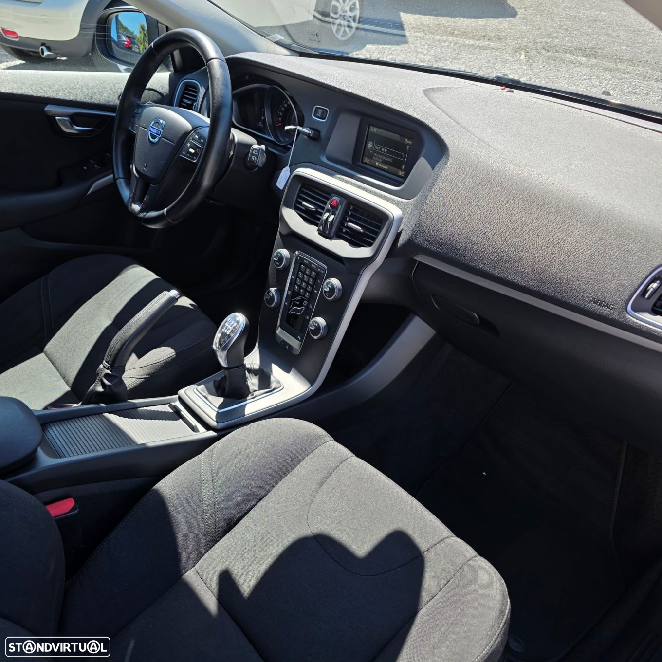 Volvo V40 1.6 D2 Eco Momentum - 5