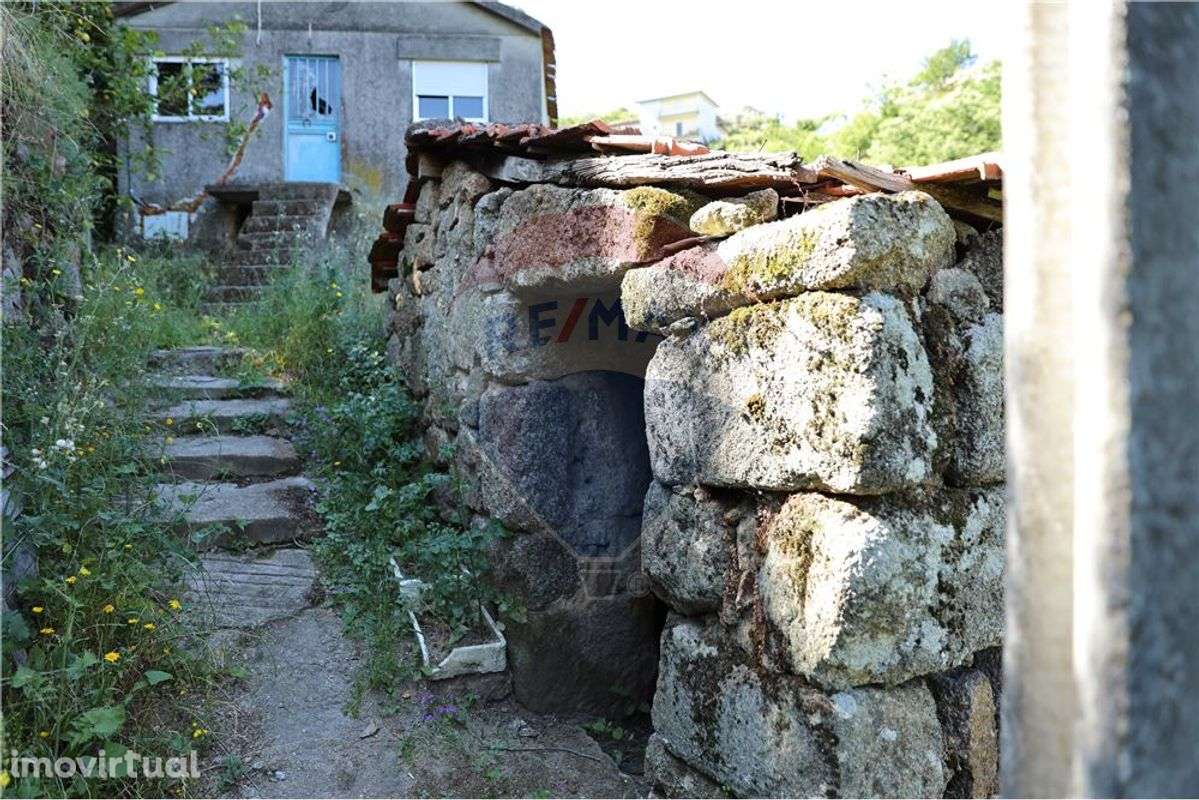 Moradia T2 para venda - Grande imagem: 2/17