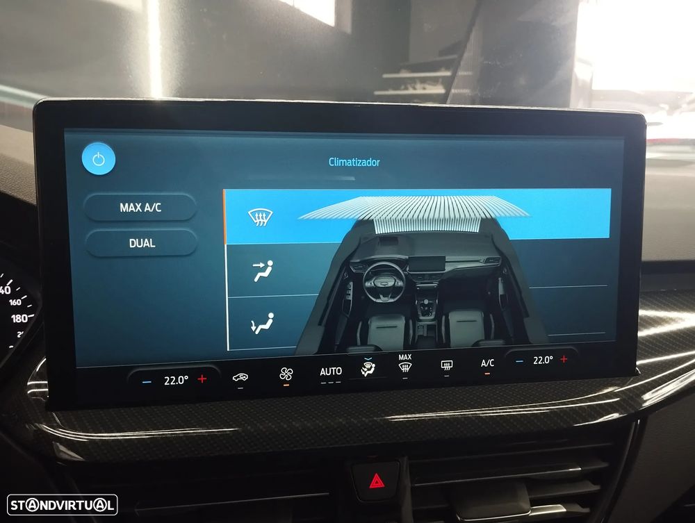 Ford Focus 1.0 EcoBoost MHEV ST-Line - 28