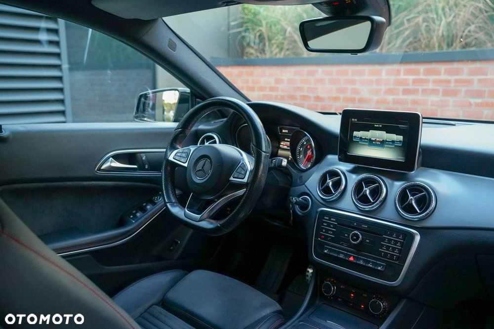 Mercedes-Benz CLA 200 7G-DCT AMG Line - 6