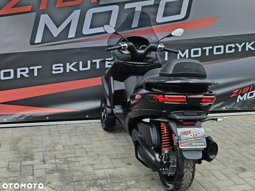 Piaggio MP-3 - 15