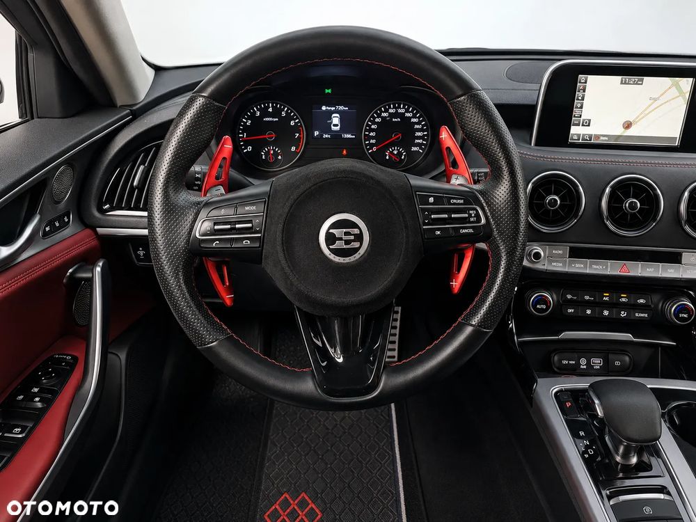 Kia Stinger - 17