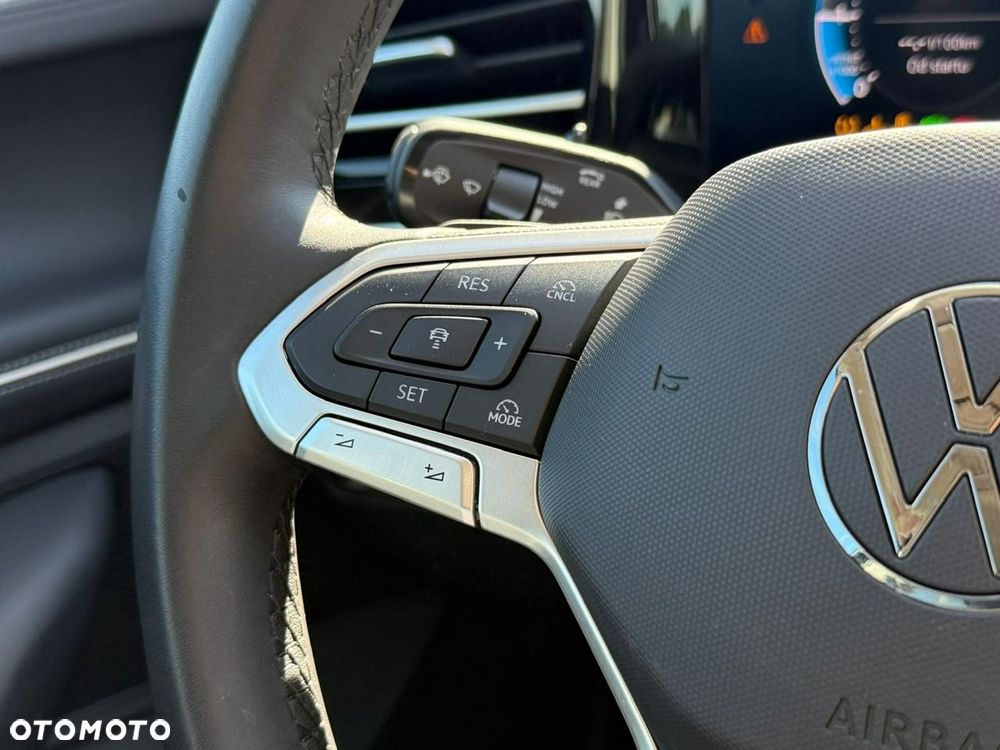 Volkswagen Passat - 32