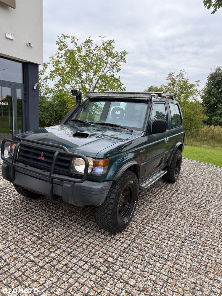Mitsubishi Pajero 2.5 TD GLS - 2