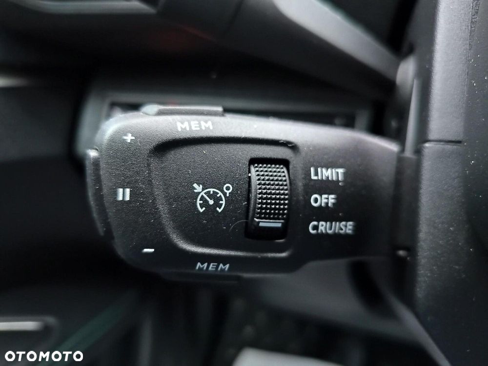 Peugeot 3008 1.2 PureTech Allure S&S - 26