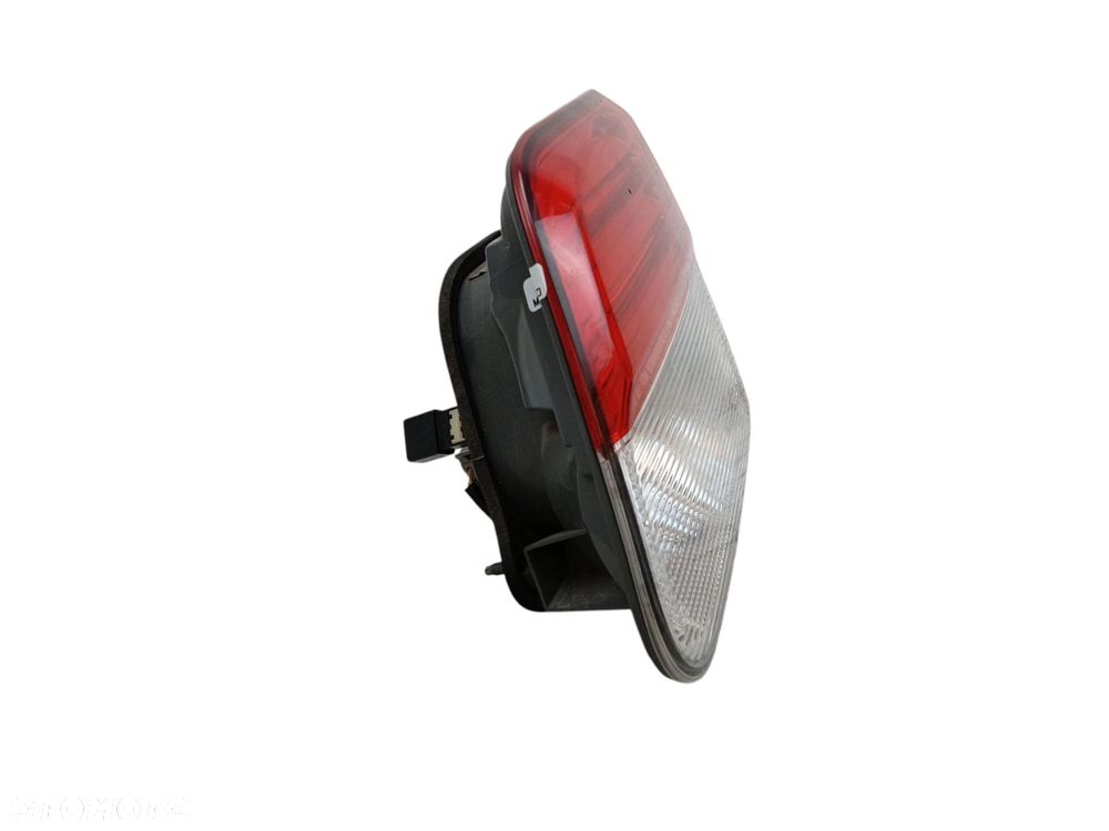 LAMPA PRAWY TYŁ W KLAPE TOYOTA AVENSIS T27 LIFT (2012-2015) 1.8 VALVEMATIC 147KM - 5