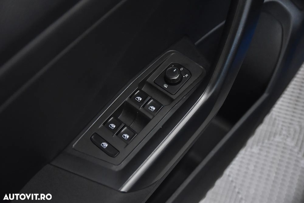 Volkswagen T-Roc - 14