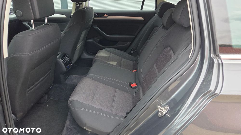 Volkswagen Passat Variant 2.0 TDI SCR DSG Comfortline - 15