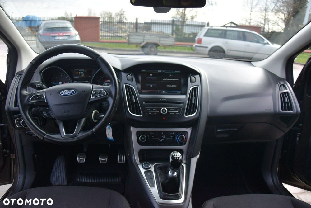 Ford Focus 1.5 EcoBlue STart-Stopp-System TITANIUM - 19