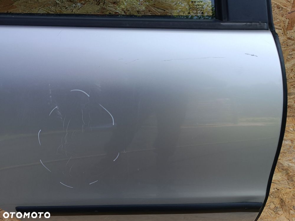 SEAT TOLEDO 2 II DRZWI TYL PRAWY KOD LAK LS7N - 7