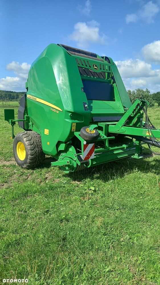 John Deere V451M - 4