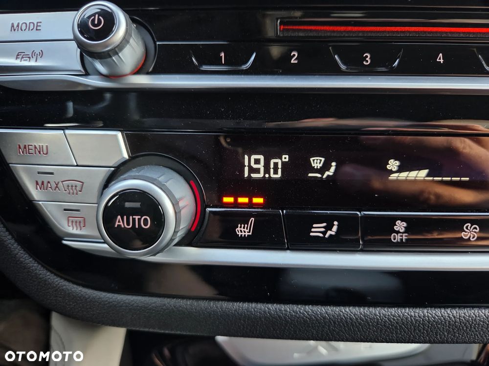 BMW X4 xDrive30i xLine sport - 25