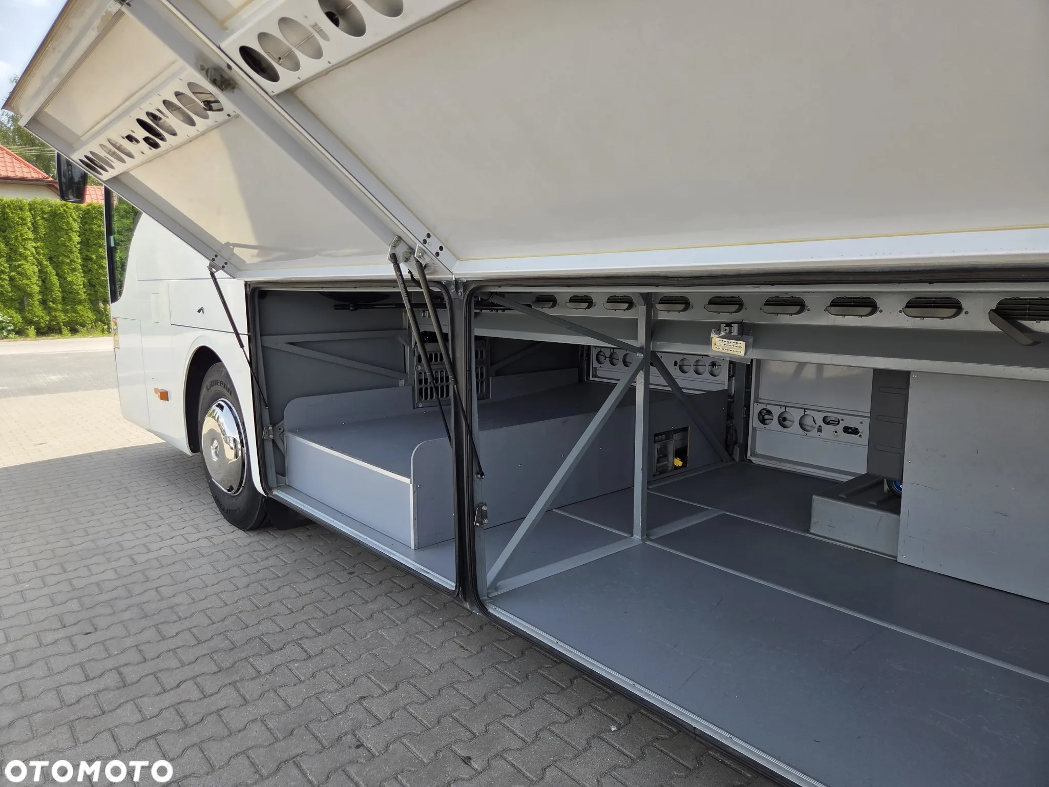 Mercedes-Benz TOURISMO RHD-L 14 METRÓW/ 61 MIEJSC LUXLINE / WC - 23