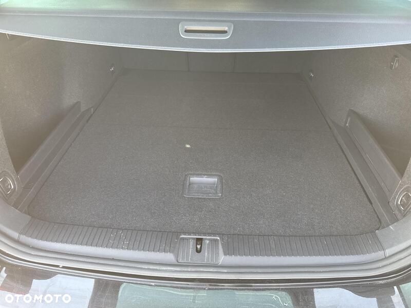 Volkswagen Passat 2.0 TDI 4Mot Elegance DSG - 23