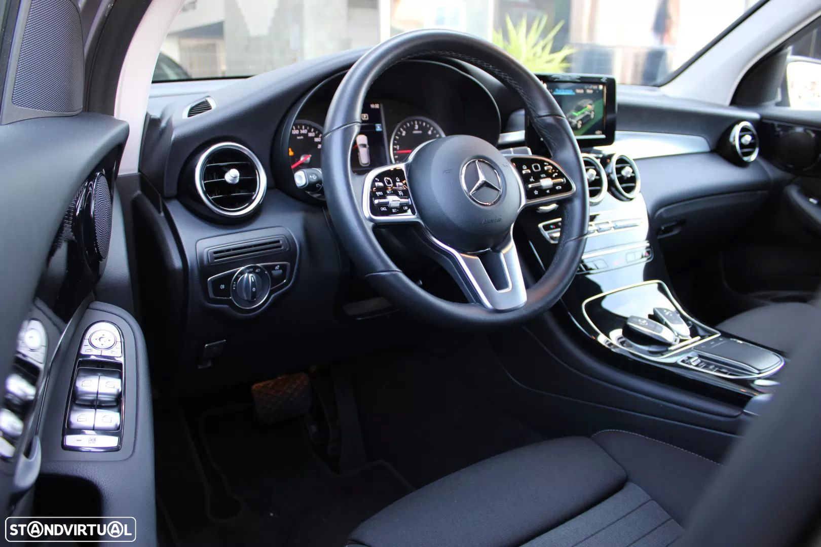 Mercedes-Benz GLC 300 de 4Matic - 36