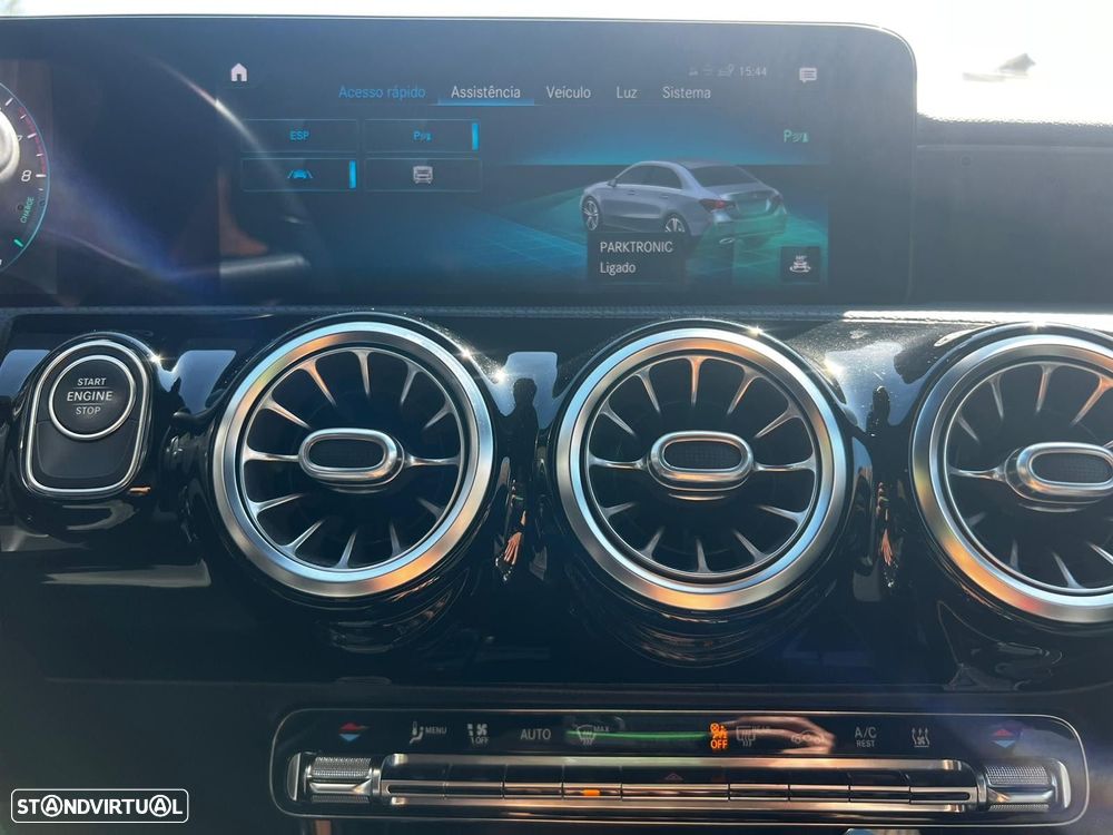 Mercedes-Benz A 250 Limousine e AMG Line - 40