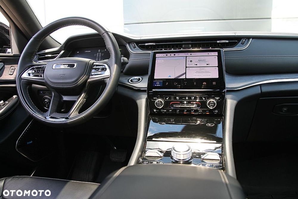 Jeep Grand Cherokee - 25