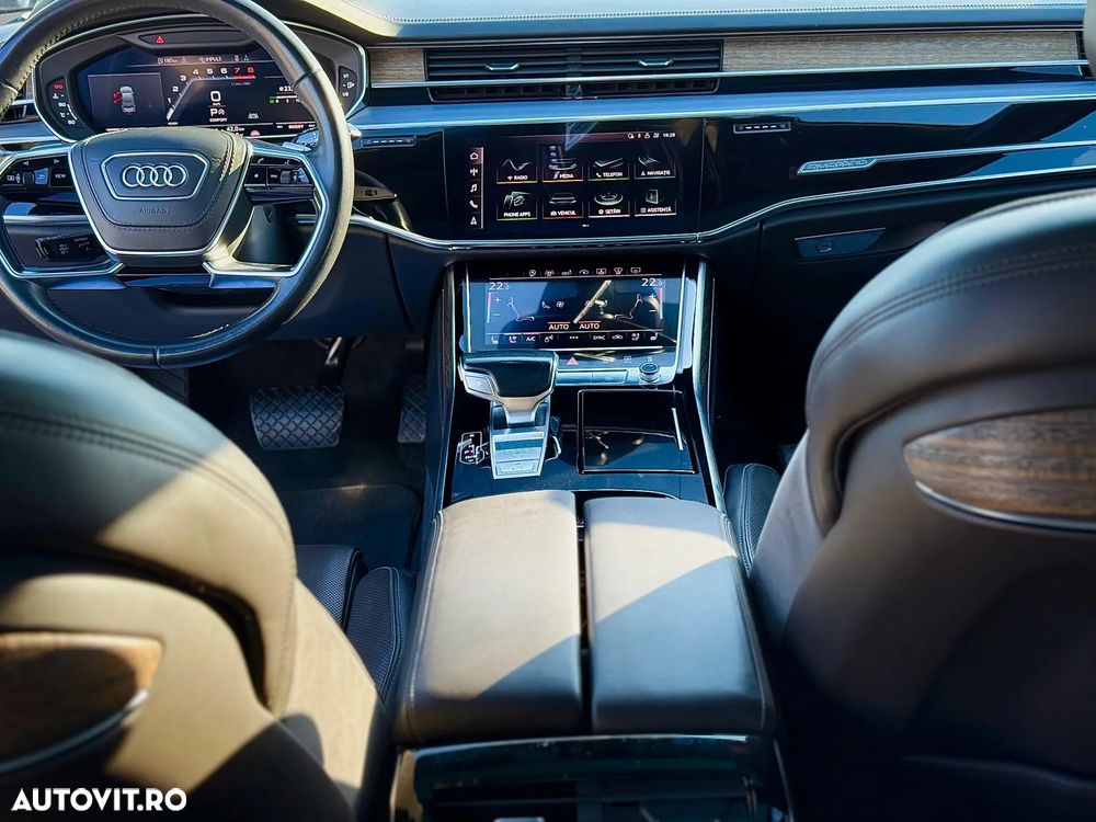 Audi A8 - 4