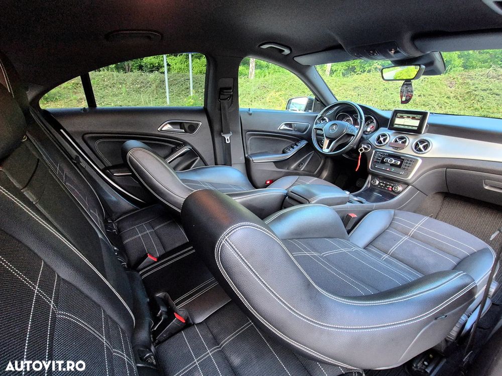 Mercedes-Benz CLA 220 CDI 7G-DCT AMG Line - 4