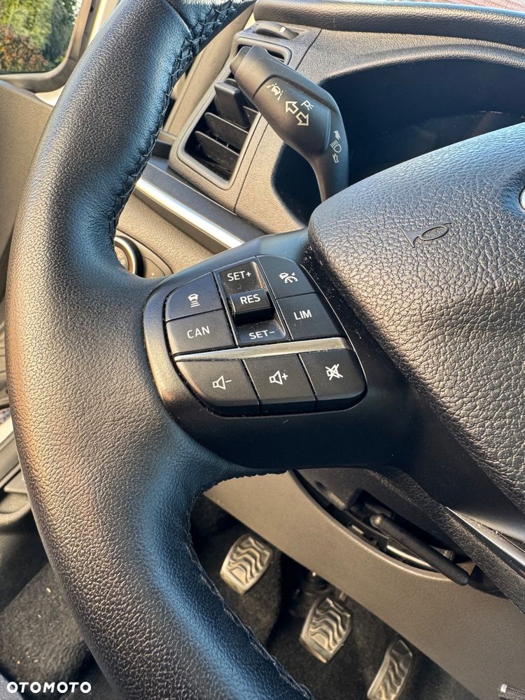 Ford Tourneo Custom 2.0 EcoBlue L2 Titanium - 23