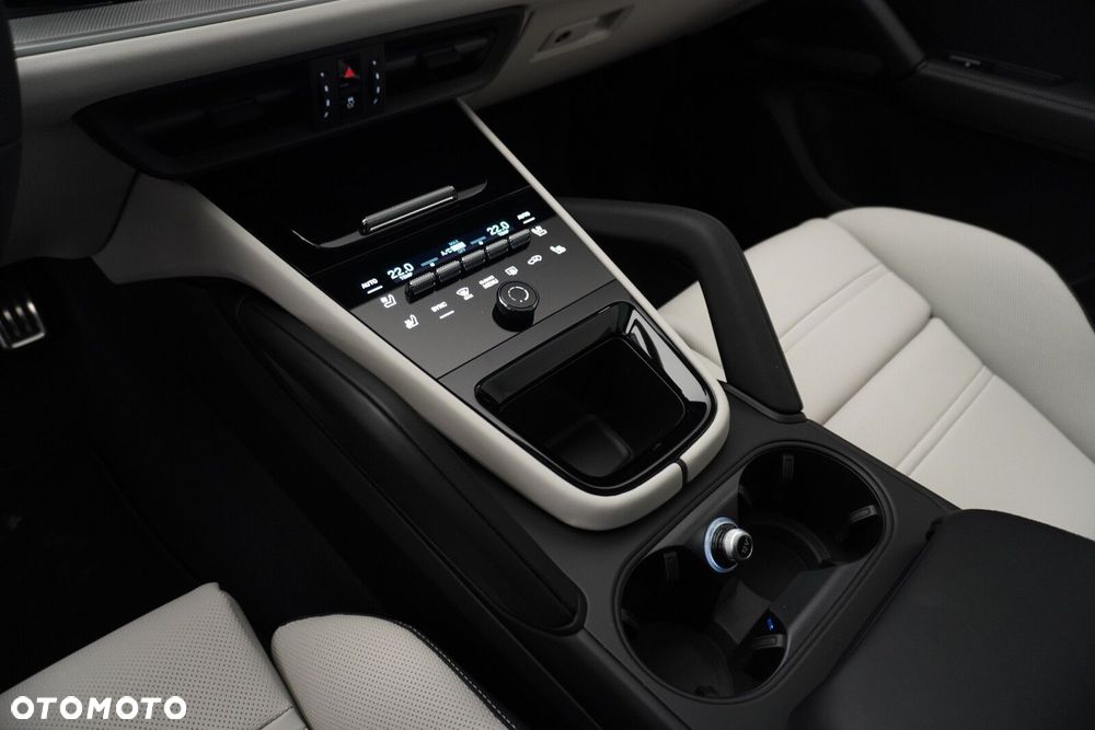 Porsche Cayenne - 21