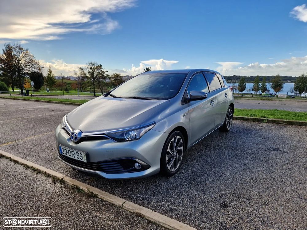 Toyota Auris 1.8 HSD Comfort +P.Sport+Navi - 2