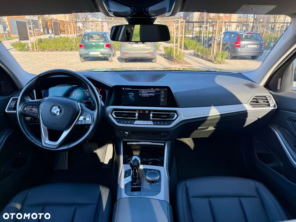 BMW Seria 3 320e Sport Line sport - 16