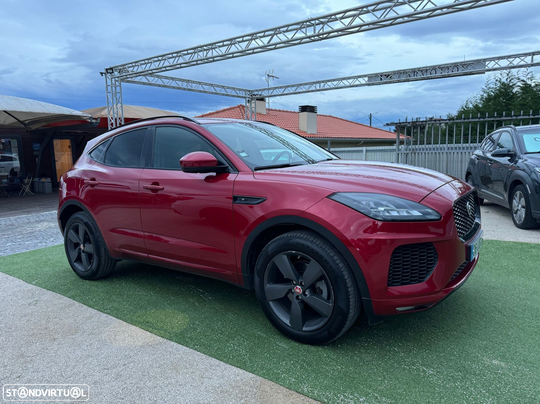 Jaguar E-Pace 2.0 i4D R-Dynamic - 2