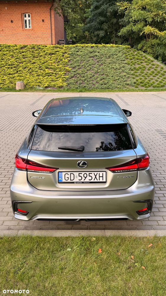 Lexus CT - 15