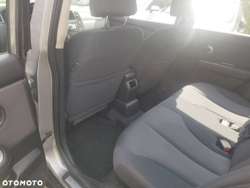 Nissan Tiida - 7