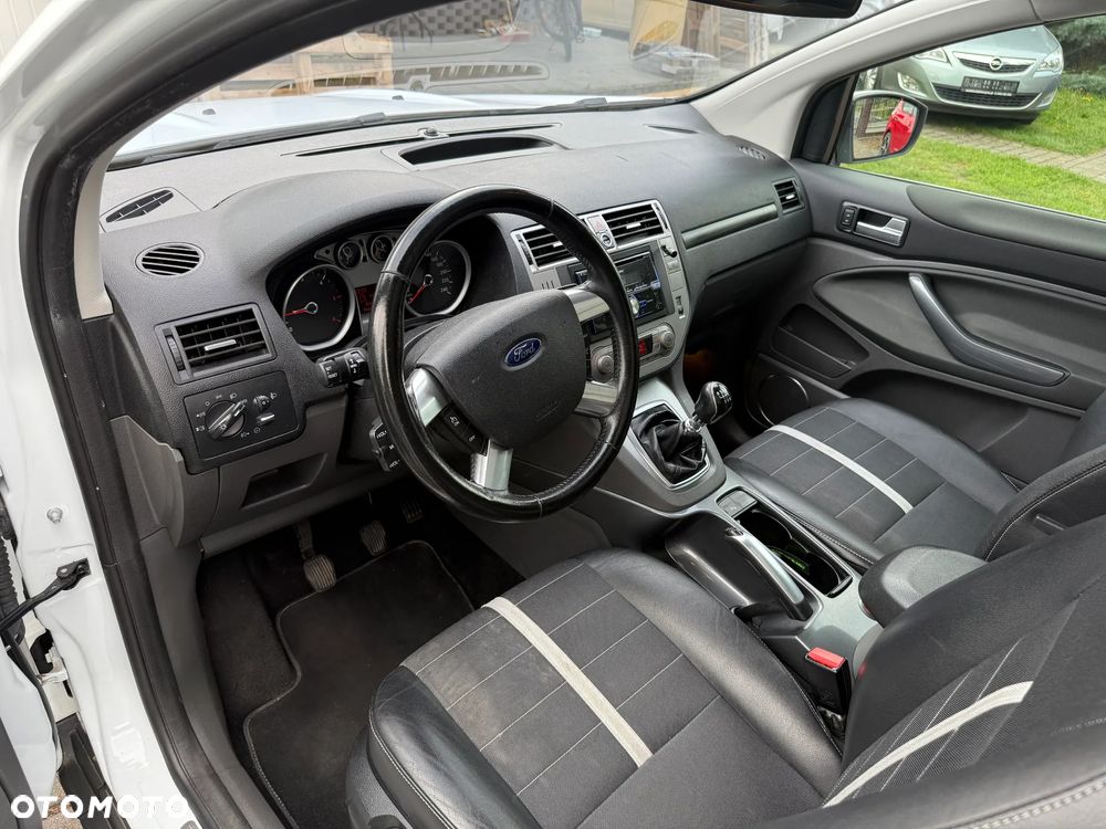 Ford Kuga - 17