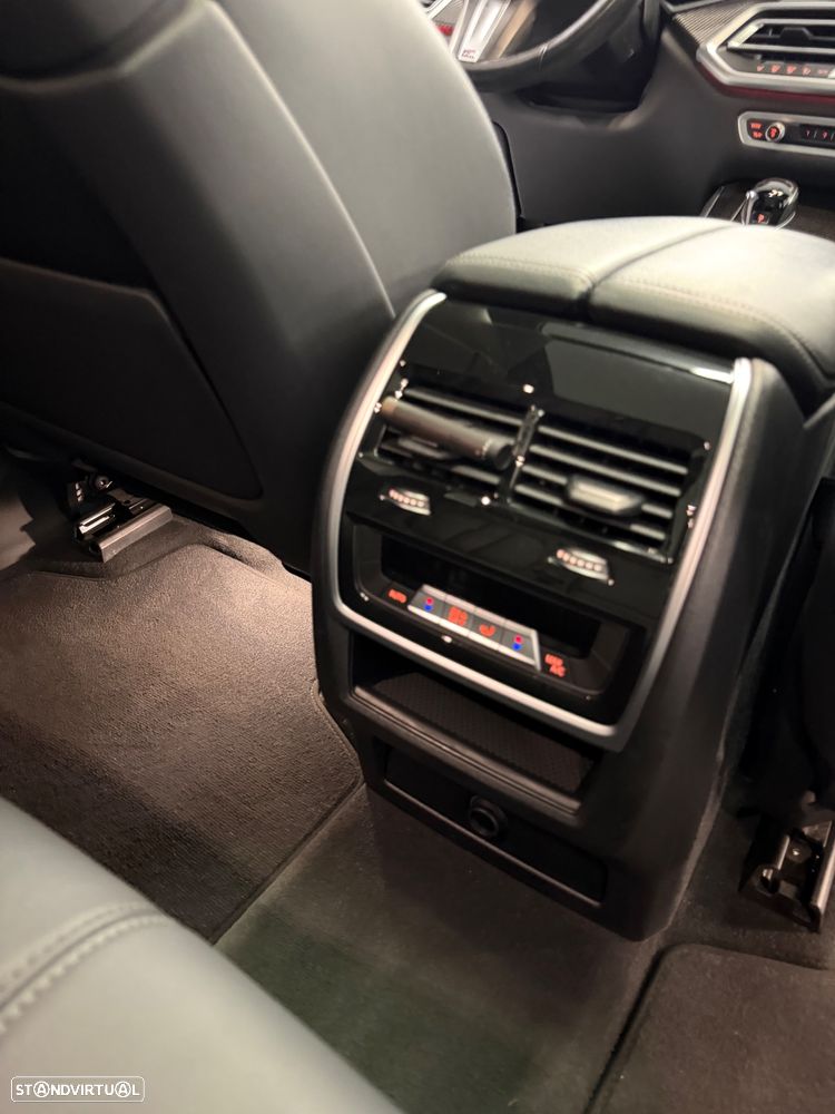 BMW X5 45 e xDrive Pack M 50 anos - 38