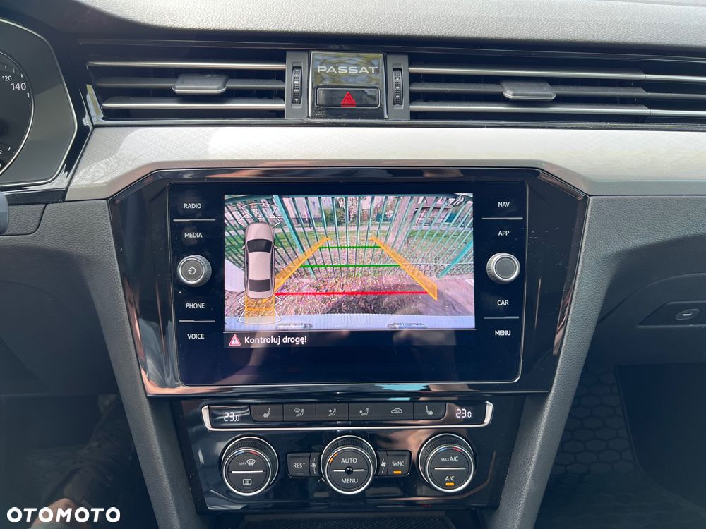 Volkswagen Passat 2.0 TSI Business DSG - 31