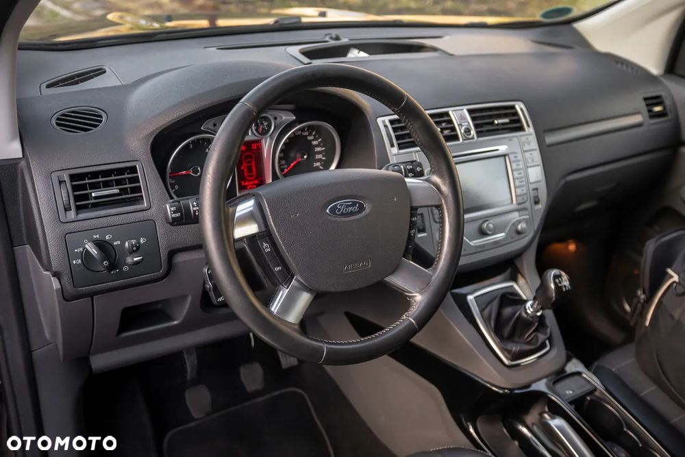 Ford Kuga 2.0 TDCi 4x4 Titanium - 24