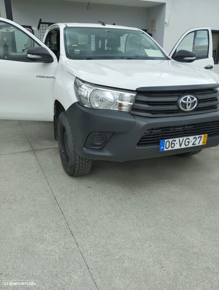 Toyota Hilux 2.4 D-4D 4WD CD CM - 12