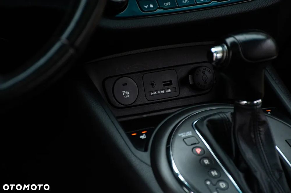 Kia Sportage 2.0 CRDI 4WD Automatik Dream-Team Edition - 32