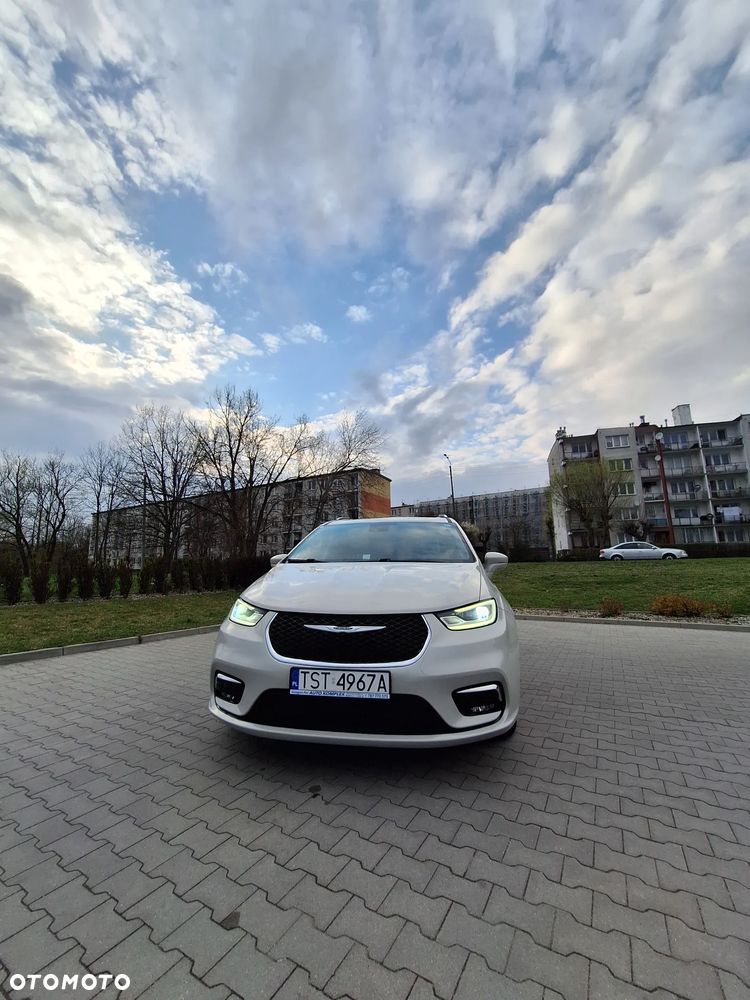 Chrysler Pacifica - 4