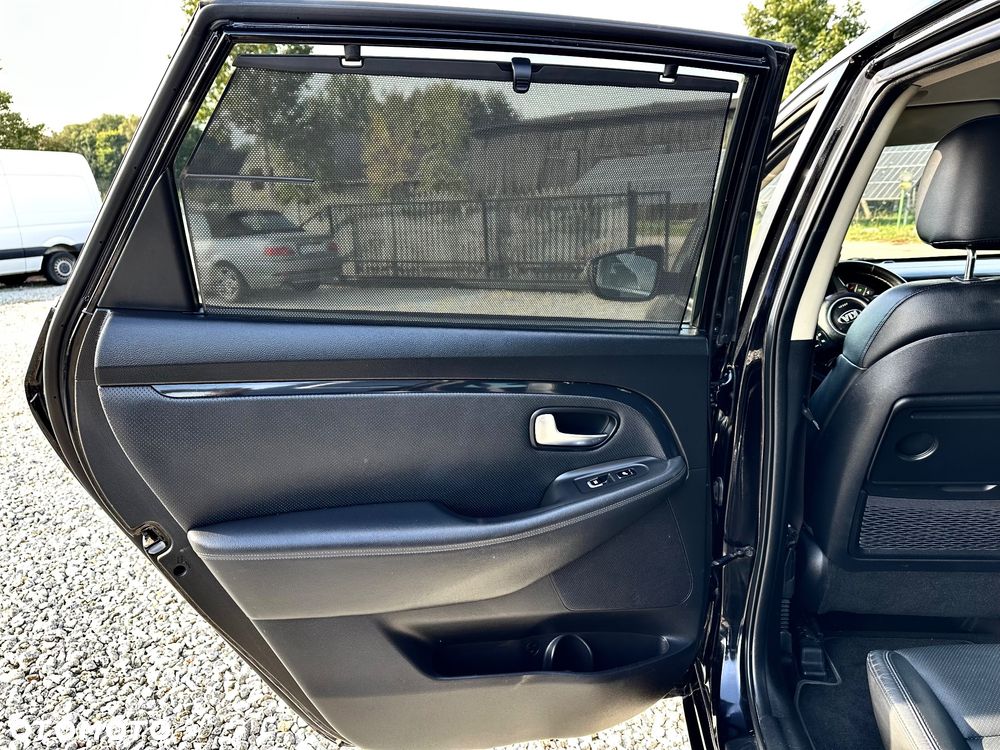 Kia Carens - 16