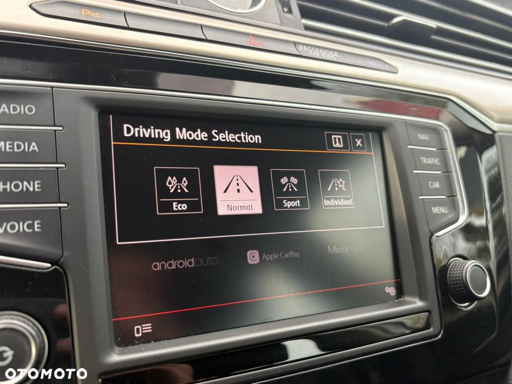 Volkswagen Passat 2.0 TDI SCR Highline - 27