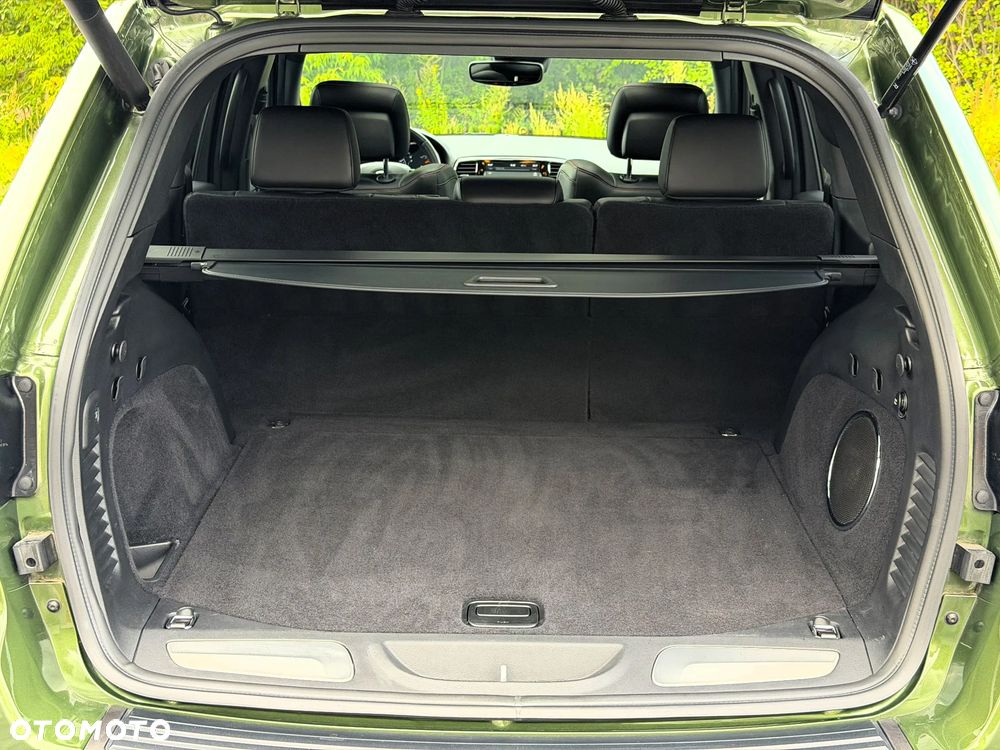 Jeep Grand Cherokee - 31