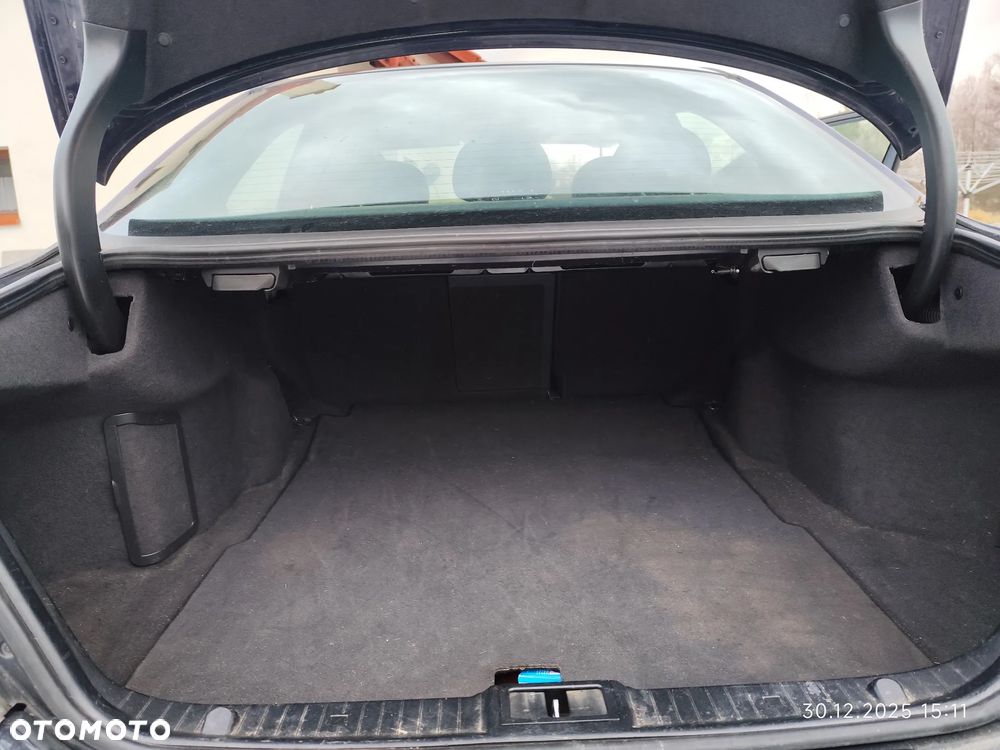 Mercedes-Benz Klasa E 270 CDI T Avantgarde - 17