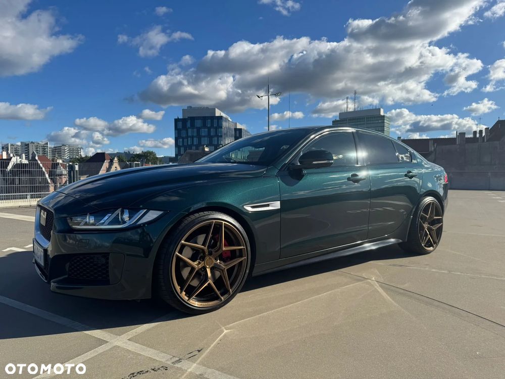 Jaguar XE - 2